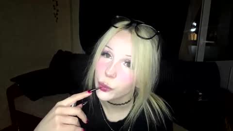 Lily online show from March 25, 6:58 pm