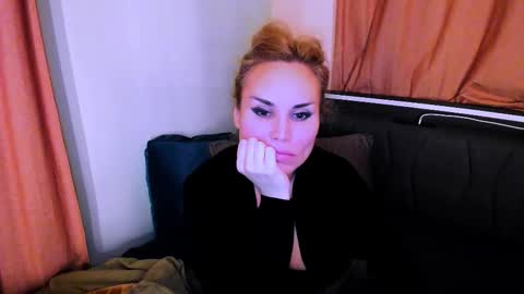 Snapshot of radmila_star chatting on October 13, 10:56 pm Radmila Star online show from October 13, 10:56 pm