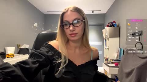 Mila online show from February 13, 3:37 pm