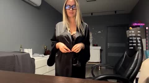 Mila online show from February 18, 3:45 pm