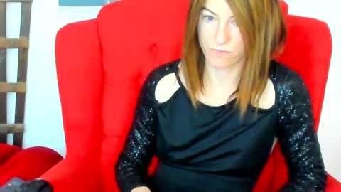 Snapshot of raemonnay chatting on February 24, 1:31 pm raemonnay online show from February 24, 1:31 pm