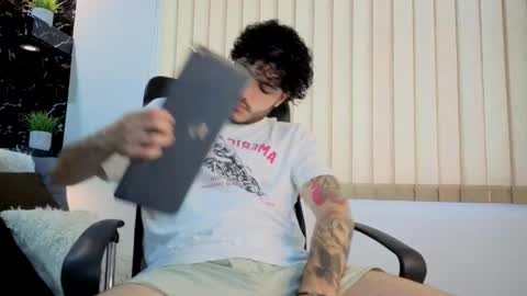 R A F A E L online show from December 15, 9:33 pm