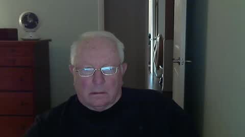 raiderman215 online show from December 10, 6:06 pm