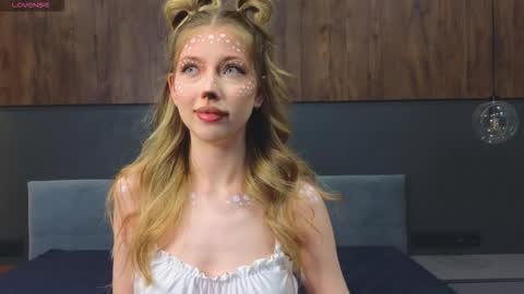 Snapshot of rainauge chatting on October 30, 9:04 pm Lisa online show from October 30, 9:04 pm