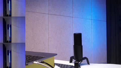 Snapshot of rainbow_farmer_james chatting on December 6, 8:23 pm Rainbow James online show from December 6, 8:23 pm