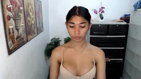 raindrizzle1706 online show from April 9, 4:16 am