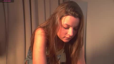 Snapshot of rainevi chatting on September 25, 4:47 pm Darcy online show from September 25, 4:47 pm