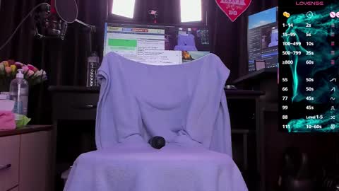 Laura online show from February 27, 3:40 am