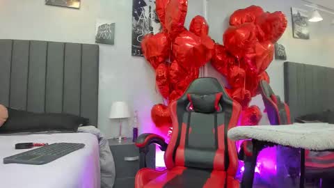 Raphael Nyon online show from February 19, 3:49 am