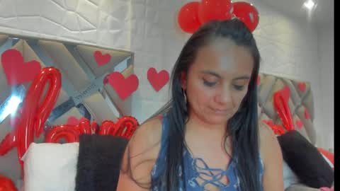 Snapshot of raquel_moore chatting on February 17, 4:28 pm Raquel Moore online show from February 17, 4:28 pm
