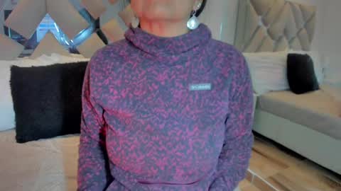 Snapshot of raquel_moore chatting on March 7, 10:02 am Raquel Moore online show from March 7, 10:02 am