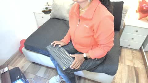 Raquel Moore  online show from February 23, 12:07 pm