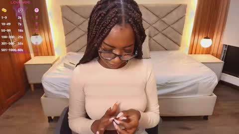 Raquel online show from February 26, 12:30 pm