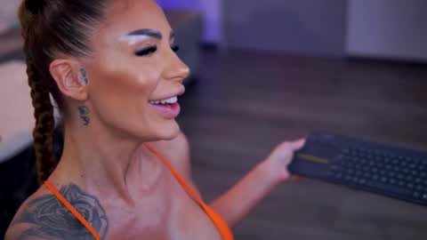 Raquelle online show from November 24, 4:44 am