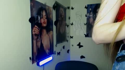 raspberry0101 online show from October 27, 1:44 pm