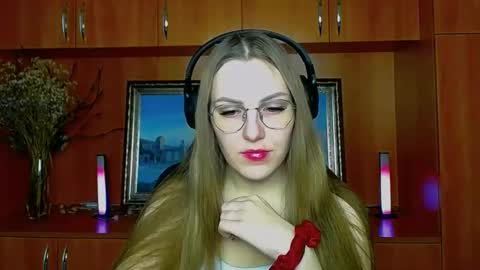 raspberry0101 online show from November 28, 8:21 am