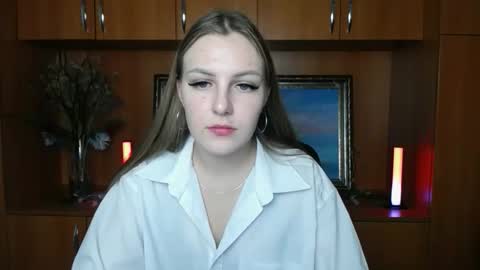 raspberry0101 online show from September 12, 3:14 pm