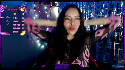   online show from January 9, 11:38 am