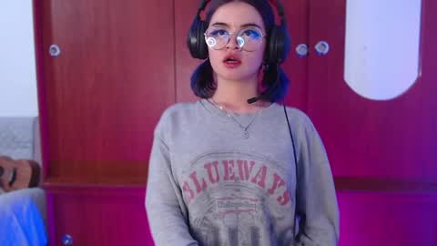 raventh_ online show from April 9, 2:26 am