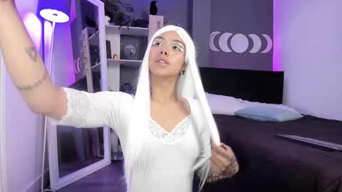 Raven Witch online show from February 10, 9:36 pm