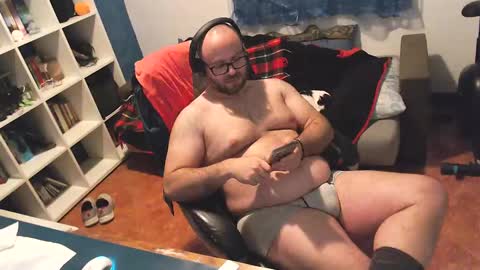 Snapshot of ravingr3d3 chatting on March 7, 1:20 am ravingr3d3 online show from March 7, 1:20 am