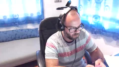 Snapshot of ravingr3d3 chatting on October 2, 1:32 pm ravingr3d3 online show from October 2, 1:32 pm