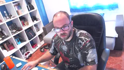 Snapshot of ravingr3d3 chatting on October 6, 7:59 am ravingr3d3 online show from October 6, 7:59 am