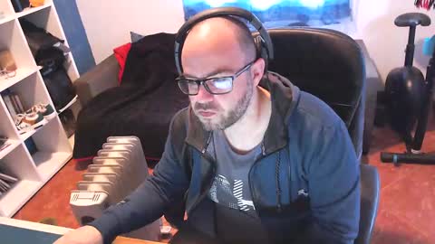 Snapshot of ravingr3d3 chatting on March 4, 8:57 am ravingr3d3 online show from March 4, 8:57 am