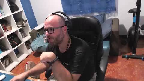 Snapshot of ravingr3d3 chatting on October 19, 9:19 pm ravingr3d3 online show from October 19, 9:19 pm