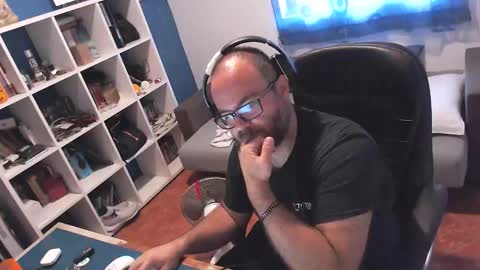 Snapshot of ravingr3d3 chatting on September 29, 8:13 am ravingr3d3 online show from September 29, 8:13 am