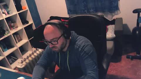 Snapshot of ravingr3d3 chatting on March 5, 6:56 pm ravingr3d3 online show from March 5, 6:56 pm