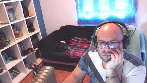 Snapshot of ravingr3d3 chatting on February 25, 12:16 pm ravingr3d3 online show from February 25, 12:16 pm