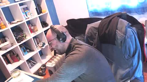Snapshot of ravingr3d3 chatting on February 28, 2:09 pm ravingr3d3 online show from February 28, 2:09 pm
