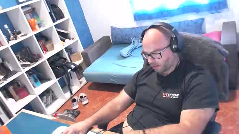 Snapshot of ravingr3d3 chatting on September 12, 1:35 pm ravingr3d3 online show from September 12, 1:35 pm
