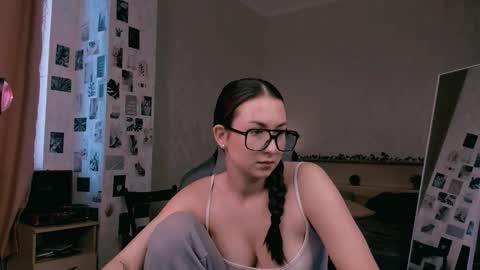 Snapshot of raviolly046 chatting on October 5, 10:01 am Alia Mereyn online show from October 5, 10:01 am