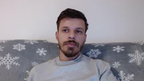 Snapshot of rayann27 chatting on December 16, 1:00 pm rayan online show from December 16, 1:00 pm