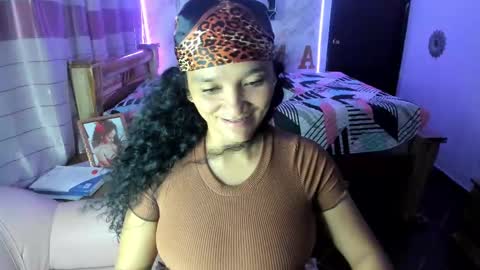 Snapshot of rayza_mature_ chatting on February 23, 12:41 am Danna online show from February 23, 12:41 am