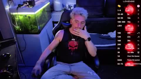 Rayzel online show from February 15, 9:46 pm