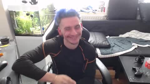 Rayzel online show from January 10, 12:32 pm