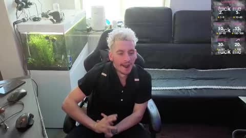 Rayzel online show from February 3, 11:14 am