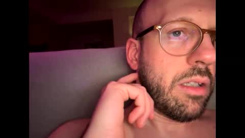 HugeSecret online show from May 9, 2:39 am