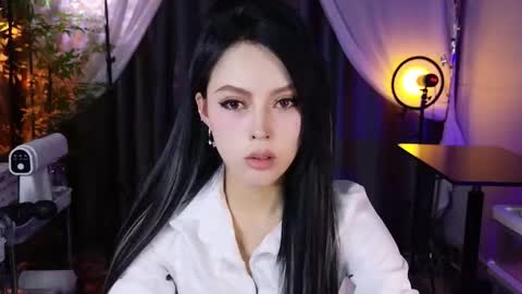 reaowna___ online show from January 12, 9:44 pm