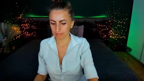 rebecca_diamonds online show from September 20, 11:57 am