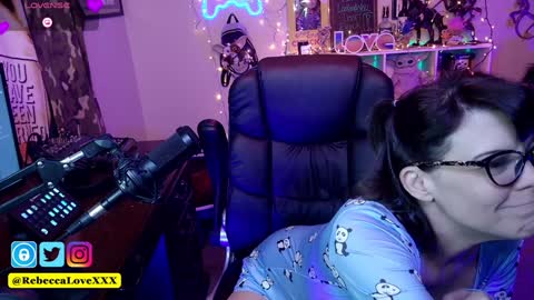 Rebecca Love online show from February 3, 9:07 pm