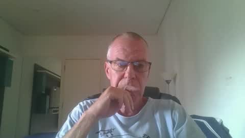 Rene online show from January 18, 6:28 pm