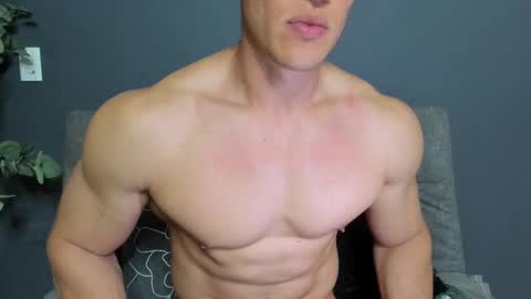 twitter REECET26 instagram RECCETAYLOR online show from March 28, 11:50 pm