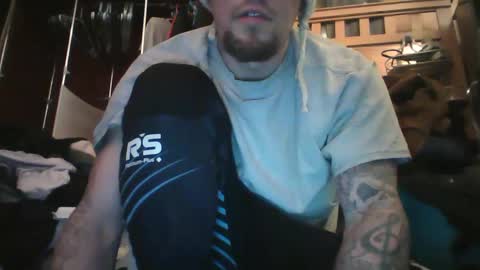 Snapshot of recka810 chatting on February 28, 7:15 am recka810 online show from February 28, 7:15 am