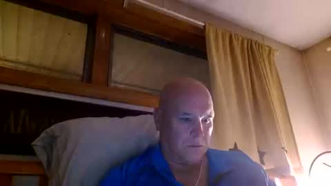 Snapshot of recman15 chatting on October 12, 1:42 am Mtn. Man online show from October 12, 1:42 am