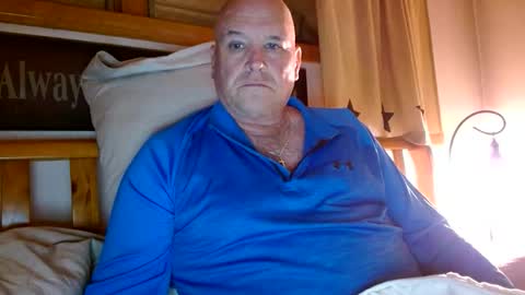 Snapshot of recman15 chatting on October 18, 3:00 am Mtn. Man online show from October 18, 3:00 am