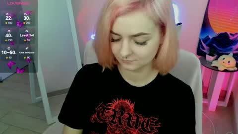Snapshot of red_bestie_ chatting on February 27, 2:32 pm Bestie online show from February 27, 2:32 pm